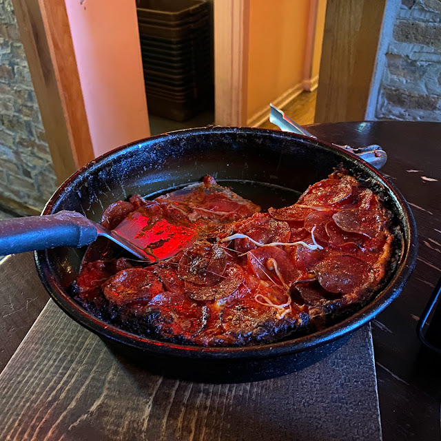 Pequod's Pizza thumb 3